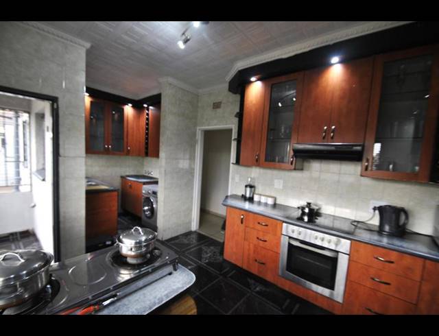 3 BEDROOM HOUSE FOR SALE IN LEONDALE